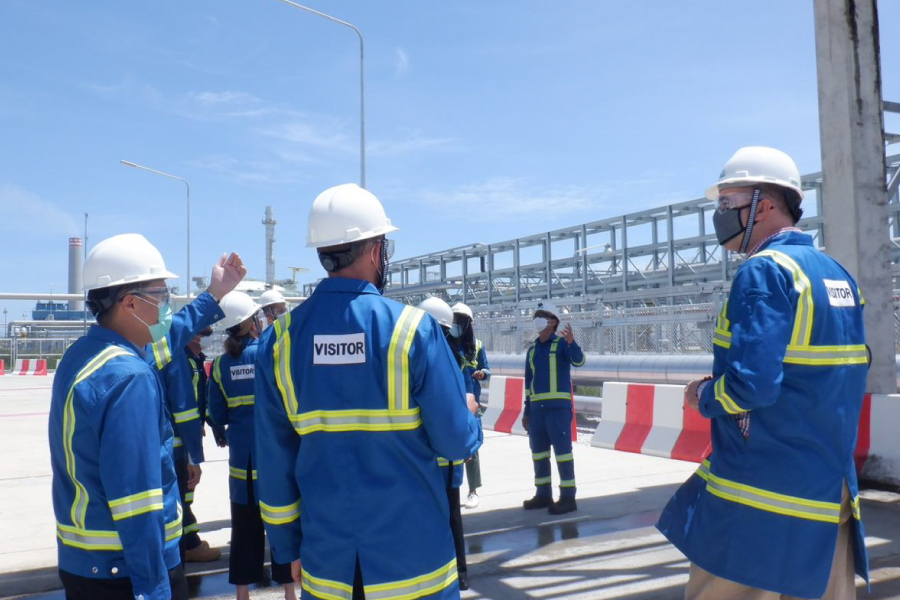 us-embassy-visits-map-and-big-h2-plants